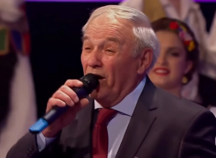 I KAMEN BI ZAPLAKAO! Tragična životna priča našeg pevača Jedan sin mu je umro, a drugi boluje od šizofrenije, izgubio ženu na rukama!