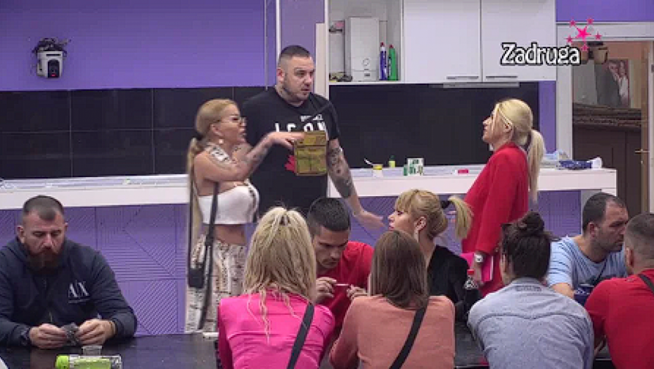 NIKAKO DA ZAKOPAJU RATNE SEKIRE Car i Žana ponovo u klinču nakon današnjeg sukoba, pljušte uvrede