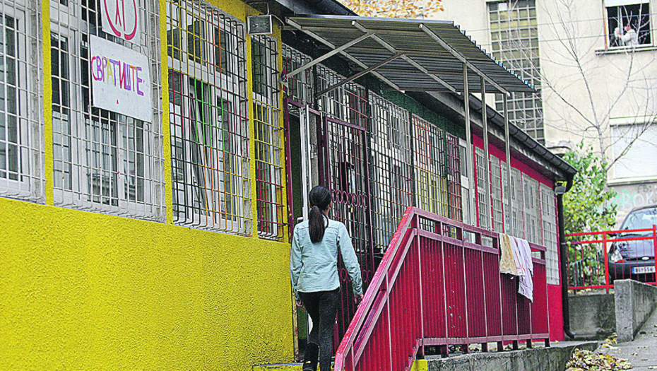 "DECI SU NAJPOTREBNIJE ODEĆA I OBUĆA ZA OVO PRELAZNO VREME!" Hladnija jutra napunila svratišta!