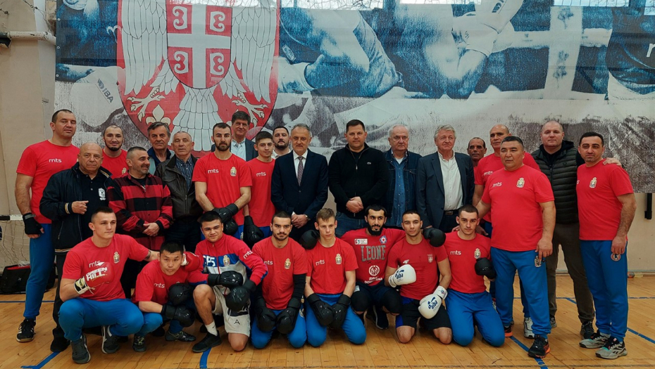 KAKVA ČAST Naše boksere u Košutnjaku posetila srpska sportska vlada (VIDEO)