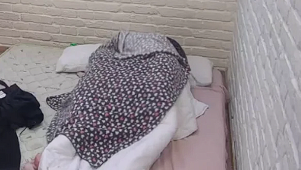 PREPUSTILI SE STRASTIMA Anita i Zola se zavukli ispod pokrivača, pa zagrejali čaršave (VIDEO)