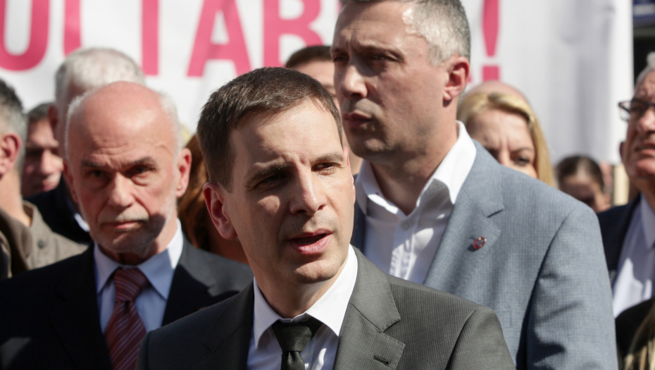 BRUKA! Branio tezu o "NATO intervenciji," a sada mu smeta i što Vučić ne da da se zaboravi zločin!