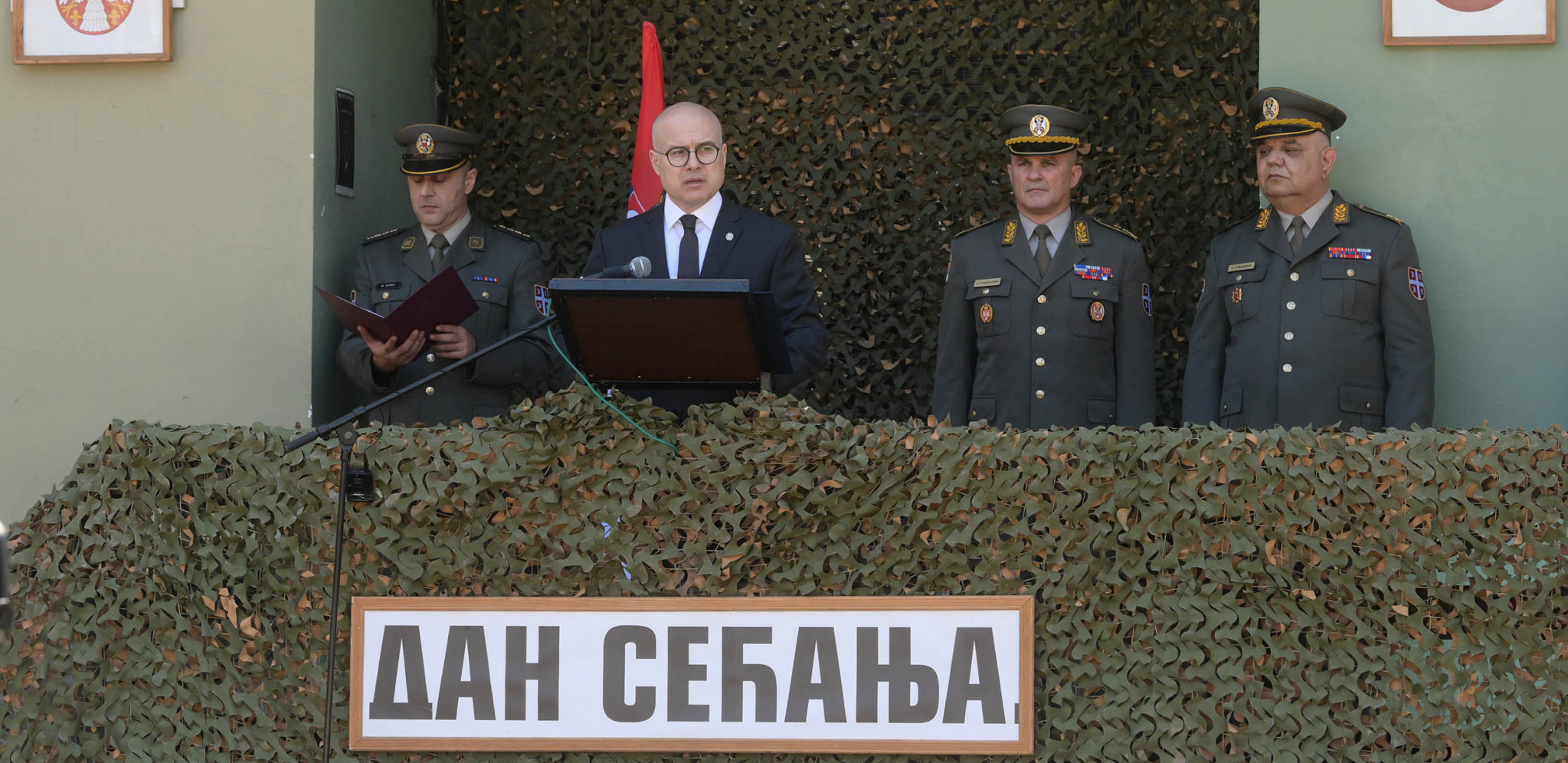 SEĆANJE NA JUNAČKU ODBRANU OTADŽBINE Ministar Vučević položio venac povodom Dana sećanja na žrtve NATO agresije (FOTO)