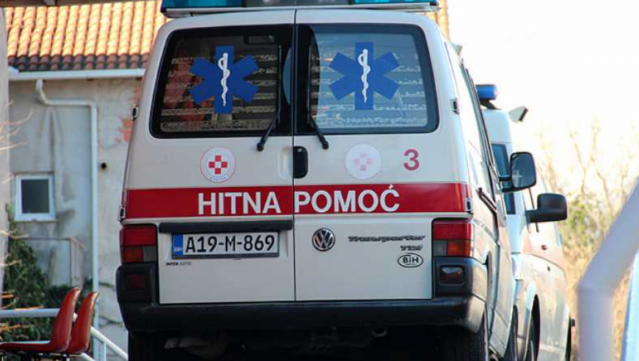 MOTOCIKLISTA STRADAO KOD LESKOVCA Sleteo je s puta