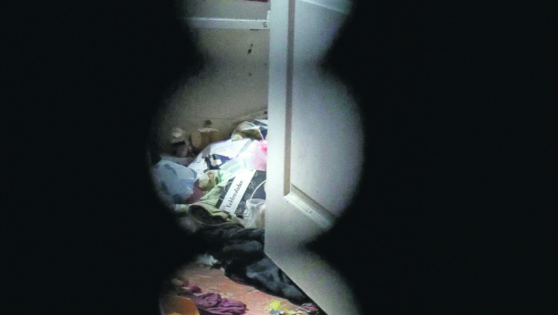 Stan u haosu i smradu, razbacane kutije i proteini: Monstrum jeo nemačke sarme, a ćerki davao perece