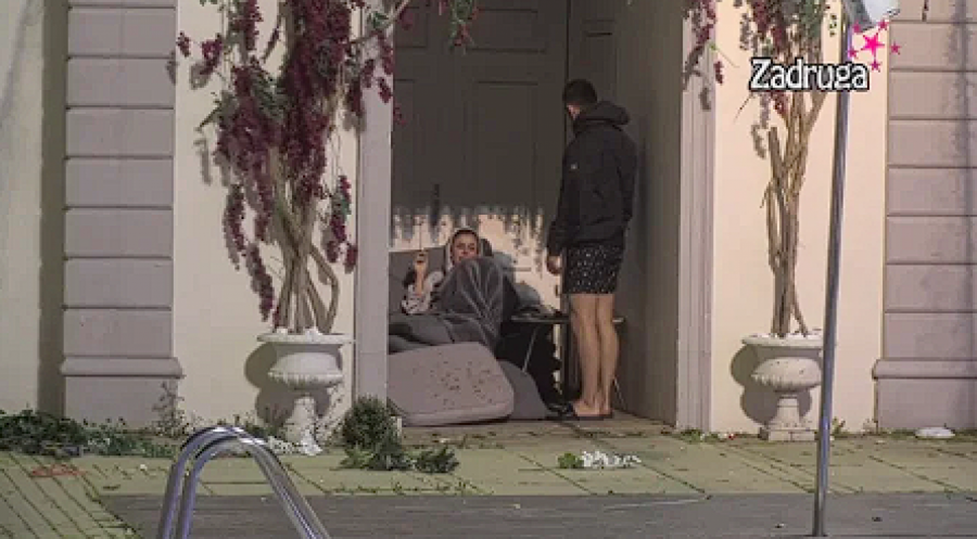 TI MI KAŽEŠ DA IMAM OČI NA NJU Sanja prešla sve granice, Marku se baba obesila, a ona mu rekla da on liči na nju