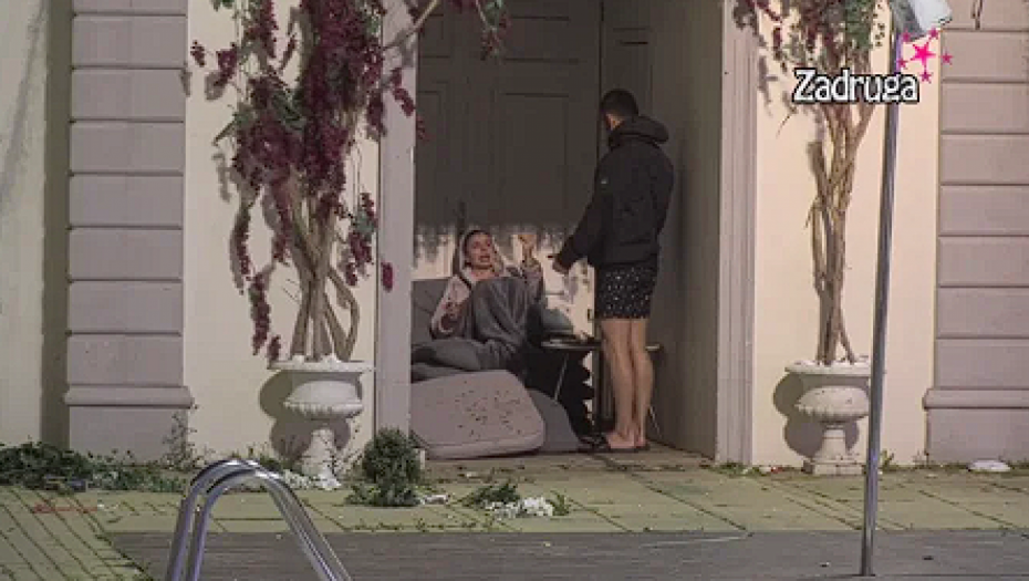 TI MI KAŽEŠ DA IMAM OČI NA NJU Sanja prešla sve granice, Marku se baba obesila, a ona mu rekla da on liči na nju