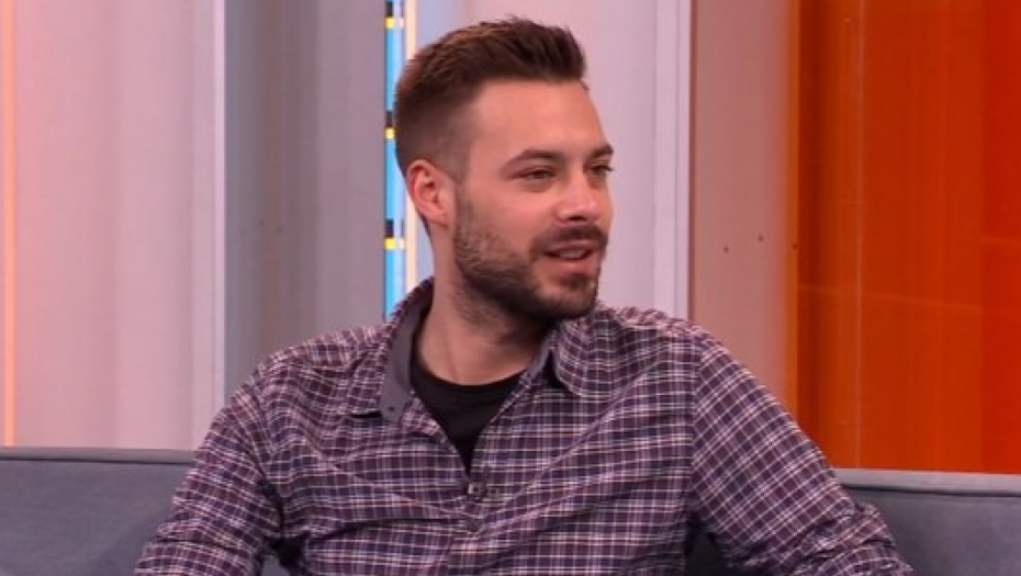 "PROGANJALI SU ME ZBOG AMENA, KAKO AMAR, A SRBIN?" Glumac priznao kroz kakav teror i maltretiranje je prošao, a evo zbog čega svakodnevno lije suze!