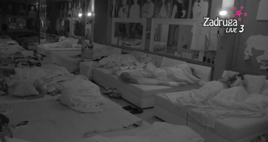 ŽESTOKA VRELA AKCIJA SANJE I MARKA Ona ga zajahala pred svima, pa mu pružila užitak za pamćenje i dovela ga do vrhunca! (VIDEO 18+)