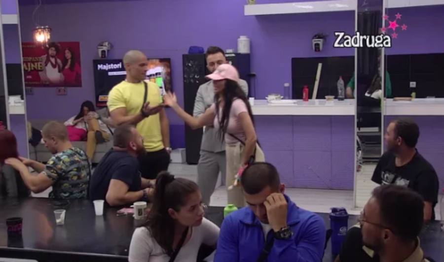 SRAMOTNO! Marko Marković otkrio koja Zadrugarka ga je molila za intimne odnose, ona propala u zemlju od sramote!