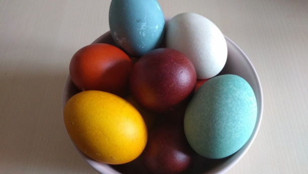 ŽUTA NA RADOST, LJUBIČASTA BOGATSTVO Evo koja značenje nose boje kojima ukrašavamo uskršnja jaja