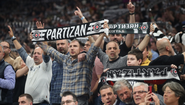 PODRŠKA U MADRIDU Nekoliko stotina "grobara" bodri Partizan protiv Reala (VIDEO)