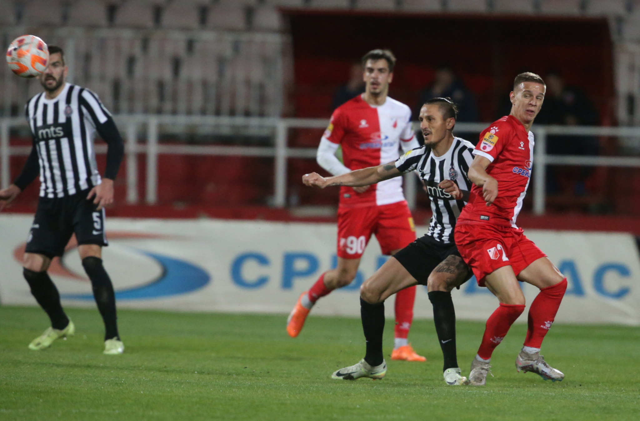 LUDNICA U NOVOM SADU Partizan posle dva preokreta i zvanično ostao bez Lige šampiona i Lige Evrope, Milošević pokazao da je budućnost srpskog fudbala (VIDEO)