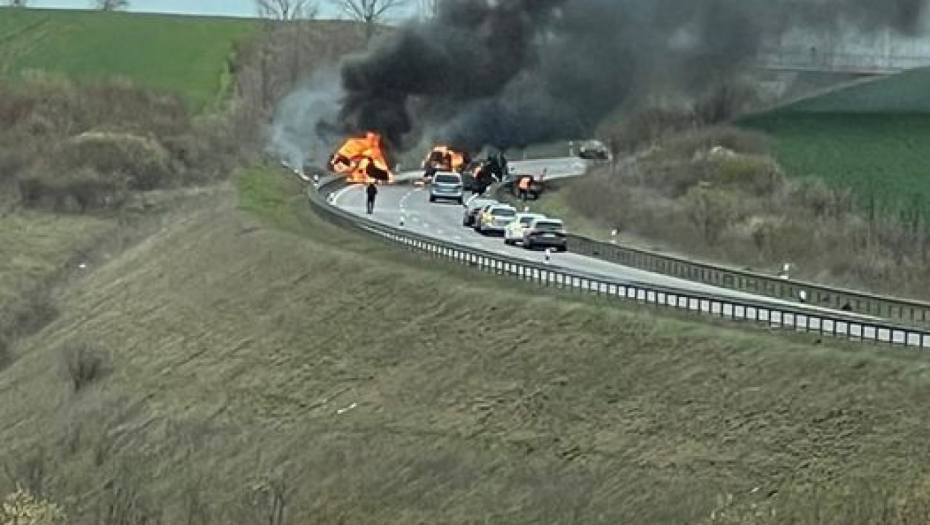 STRAVIČAN SUDAR U NEMAČKOJ! Sedmoro ljudi izgorelo u automobilima!