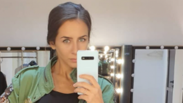 IVANA DUDIĆ POKAZALA SVOJE PREZGODNE NOGE Njene fotografije zapalile društvene mreže (FOTO)