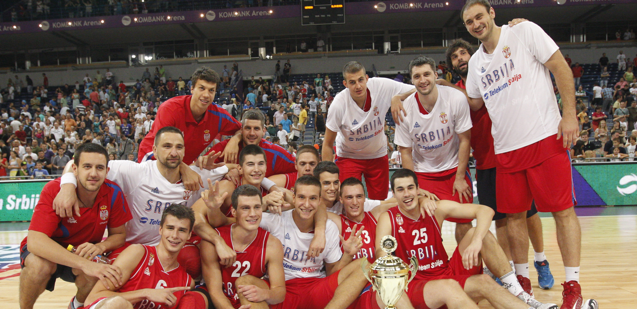 DA LI ZNATE KO JE NA SLICI? Evroliga objavila fotografiju srpskog košarkaša sa početka karijere, danas (ne) liči na sebe (FOTO)