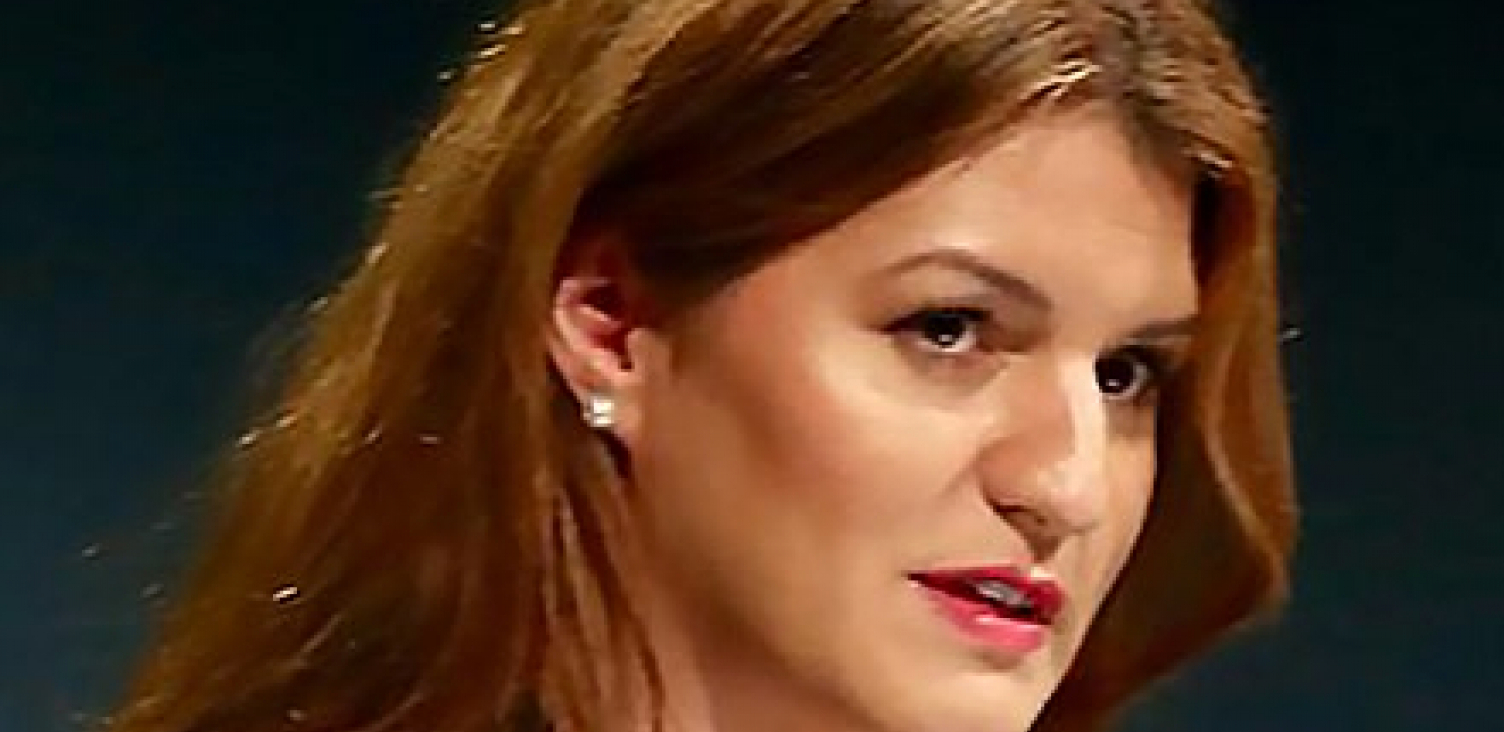 MINISTARKA NA NASLOVNOJ PLEJBOJA! Haos u Francuskoj, Skijapa na 12 stranica porno časopisa!