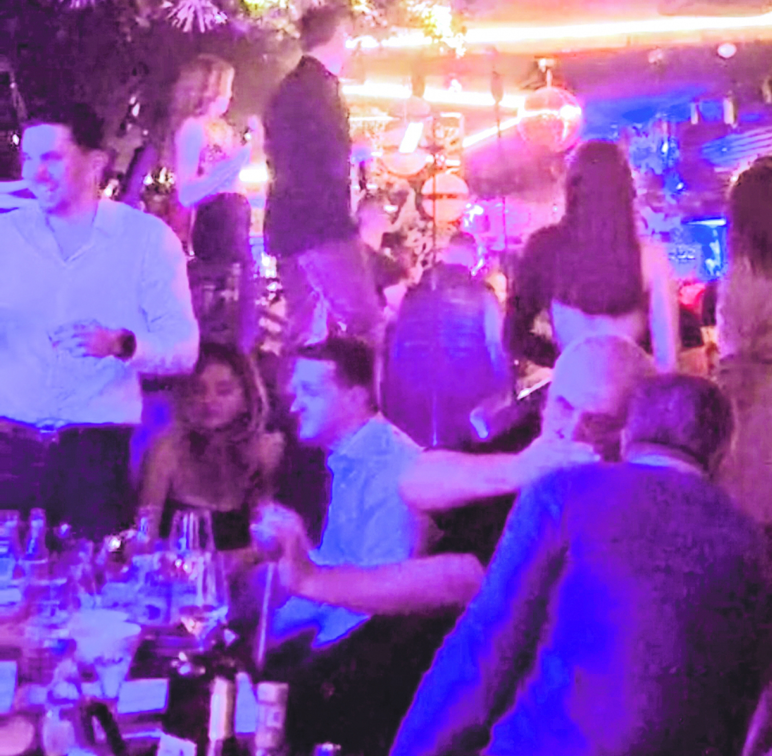 PREDOSETILI DEBAKL - UTEHU NAŠLI U PIĆU I MUZICI: Milo i Čanak lumpovali uz Nesanicu noć uoči izbora