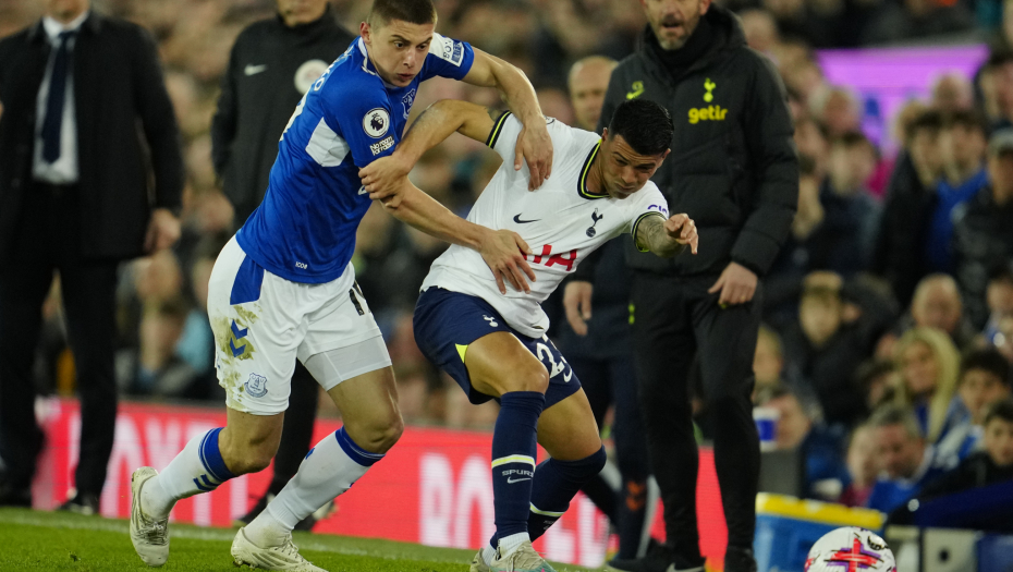 LUDNICA NA "GUDISONU" Remi Evertona i Totenhema uz po crveni karton na obe strane