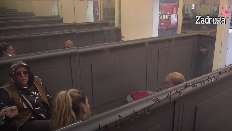 Ana i Zorica komentarišu razbijenu rernu