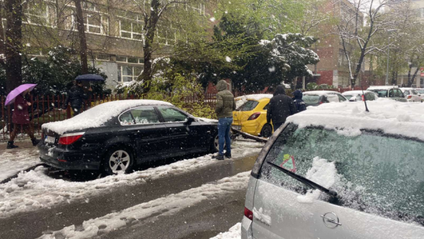 ZA VIKEND ĆE VEJATI I U GRADOVIMA Evo kako da pripremite svoj automobil za sneg