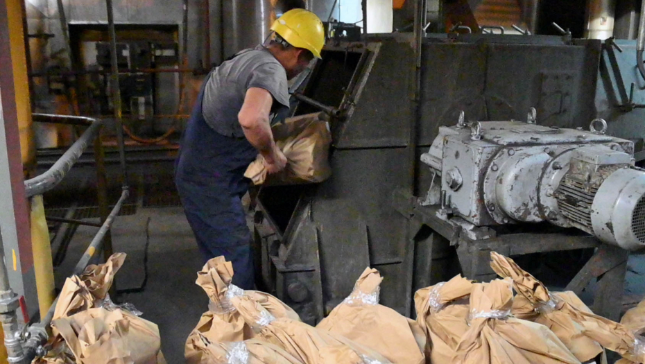 POLICIJA I CARINA SPALILI U TERMOELEKTRANI DUVAN KOJI JE ZAPLENJEN U POSLEDNJE DVE GODINE Uništeno više od 70 tona cigareta! (FOTO/VIDEO)