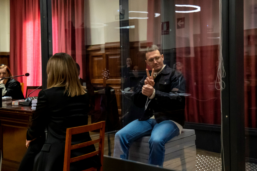 NAJTRAŽENIJI MONSTRUM EVROPE PONOVO NAPADA Igor Rus iz Subotice maltretira čuvare u zatvoru!