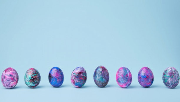 FARBANJE JAJA ŠLAGOM Bez kuvanja u boji dobićete najlepše šare