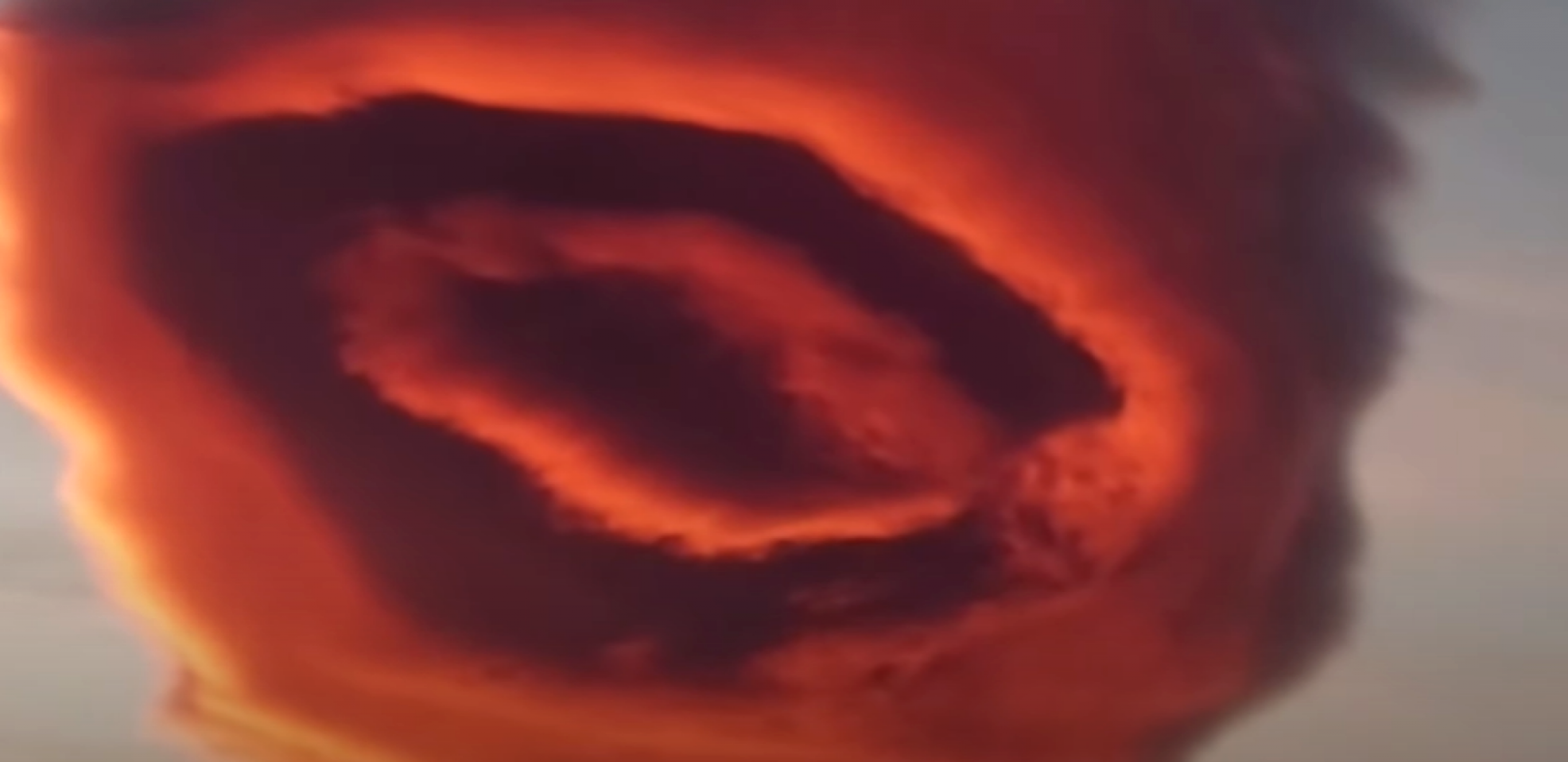 JEZIV CRVENI KRUG NA NEBU IZNAD JADRANA! (FOTO)