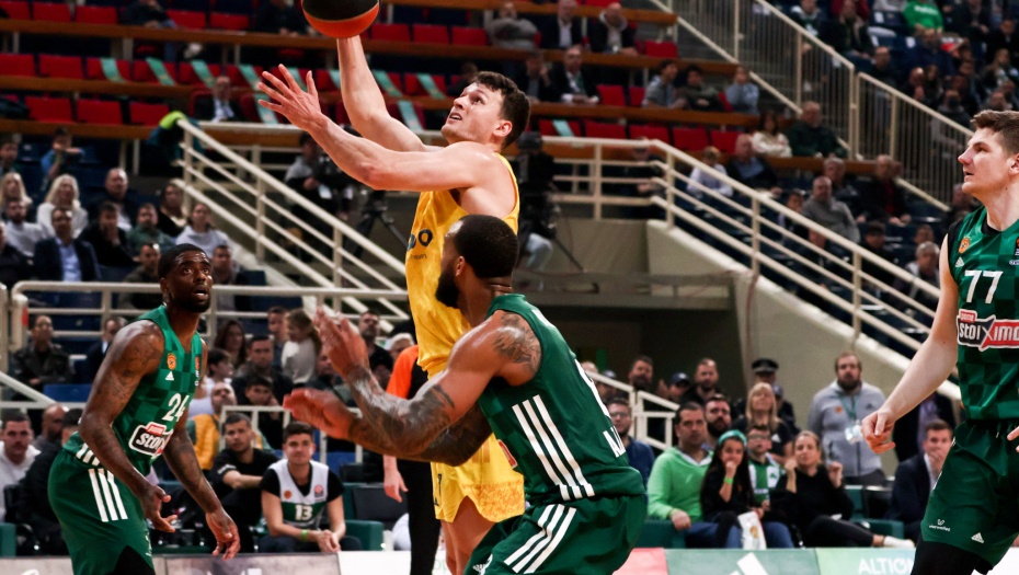 NIŠTA OD PRVOG MESTA ZA BARSELONU Alba slavila u Atini