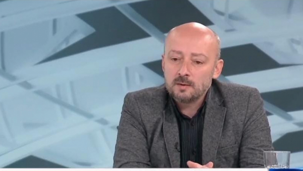 "GODINAMA PLATE I PENZIJE U SRBIJI RASTU"  Pukla istina u tajkunskom programu! Ekonomista Vučković sve objasnio (VIDEO)