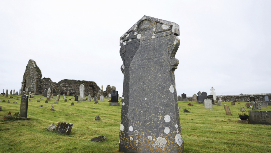 POKRIVANJE OGLEDALA NA SAHRANAMA NEMA VEZE SA PRAVOSLAVLJEM Istina koju niko ne govori, odakle svi ovi običaji potiču