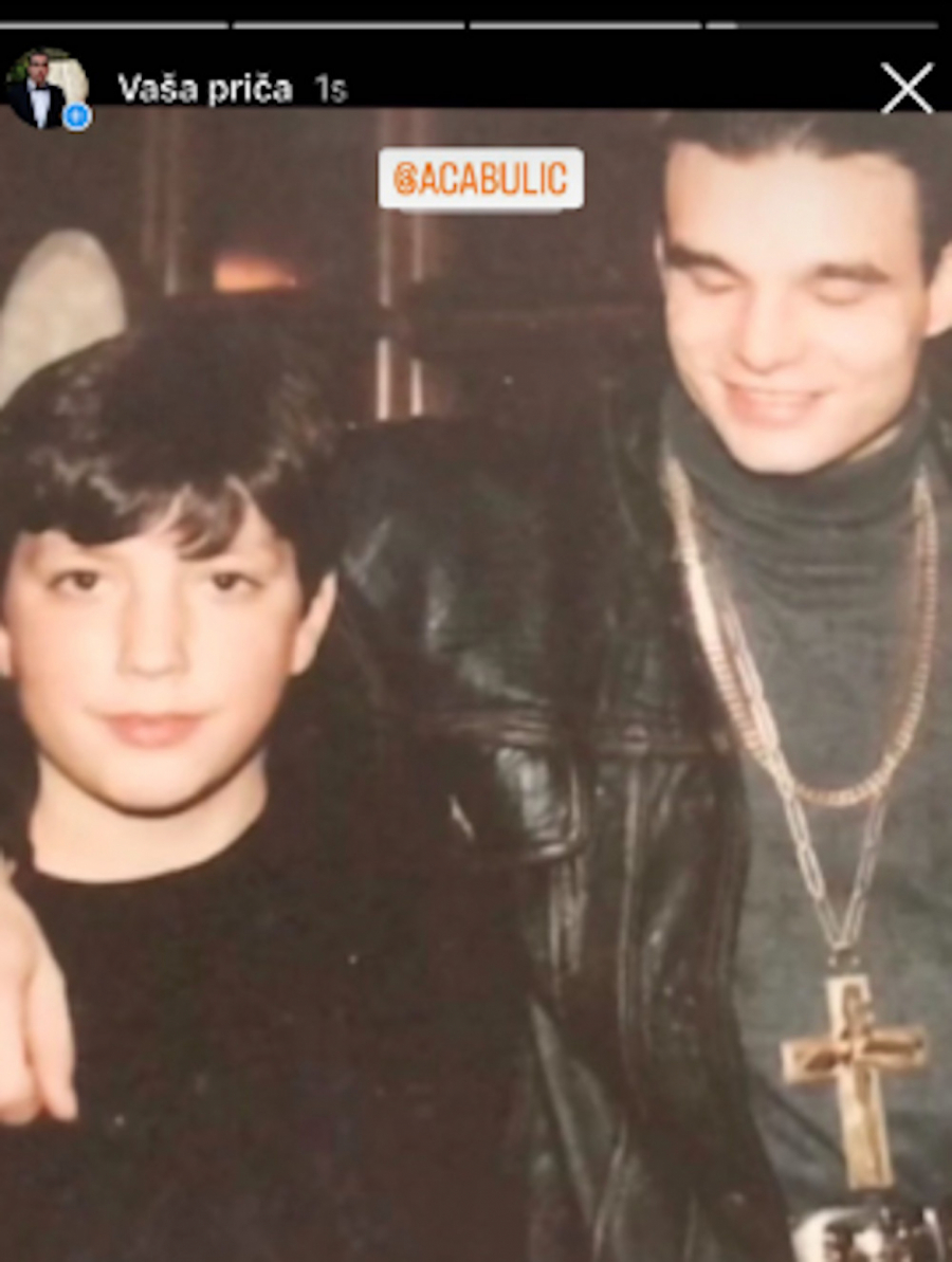 ISPLIVALA ŠOK FOTKA ACE BULIĆA IZ PROŠLOSTI Slikao se sa sinom ubijenog, scena izazvala karambol! (FOTO)