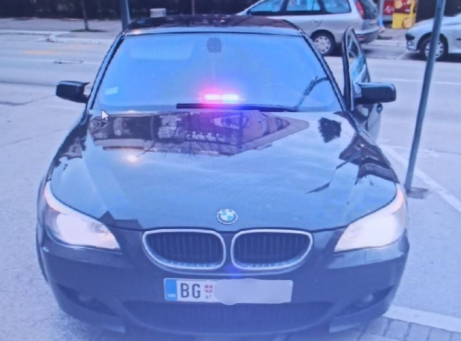 JEDAN BIO PIJAN DOK JE IZIGRAVAO SAOBRAĆAJCA Braća Uroš i Nemanja već osuđivani! Glumili presretače pa ostali bez BMW-a!