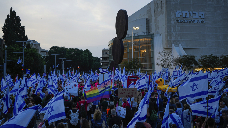 IZRAELCI UPORNI PROTIV REFORME PRAVOSUĐA Zakonski predlozi trenutno"na pauzi", ali građani i dalje na protestima