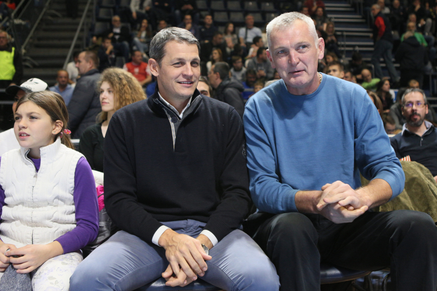 JEZIV PRIZOR U potpunosti raznet automobil jednom od čelnika srpskog sporta