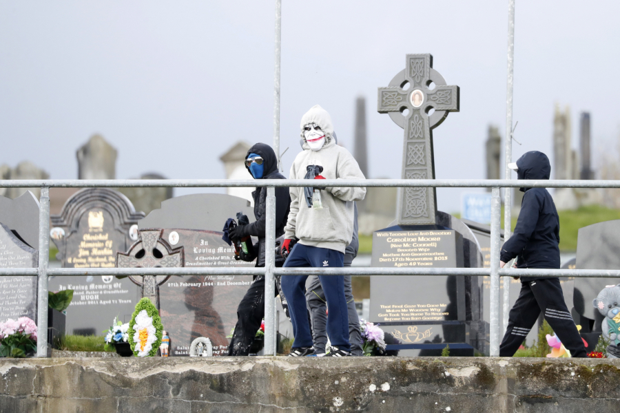 BOMBA BAČENA NA POLICIJU Za sada nema povređenih