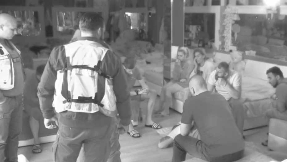 JANJUŠ KRVNIČKI KRENUO NA FILIPA, PA MU SE DOGODILO NEŠTO STRAVIČNO Hitno izveden iz Zadruge, Maja zajecala na sav glas! (VIDEO)