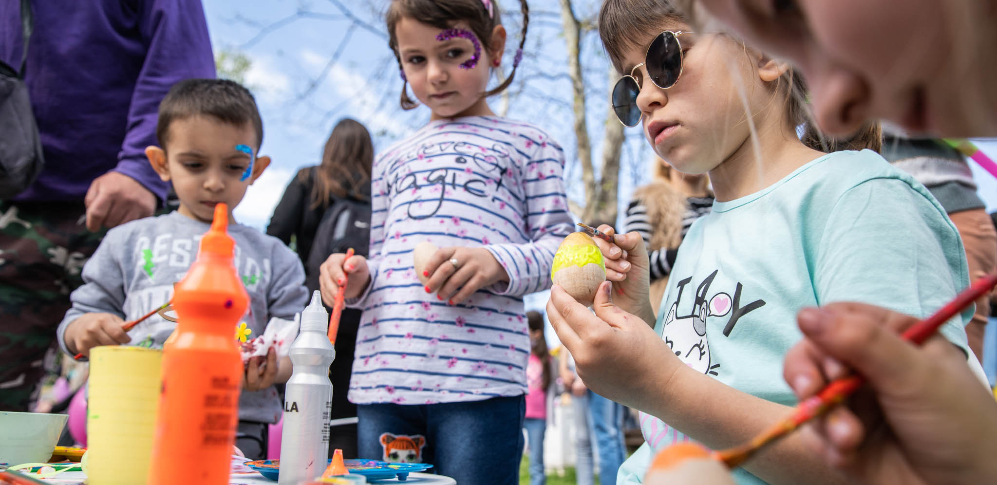 VELIKI USKRŠNJI KARNEVAL – NAJLEPŠI POKLON ZA NAJMLAĐE Ove godine na čak tri lokacije – Tašmajdanski park, Zemunski kej i plato kod Kalenić pijace