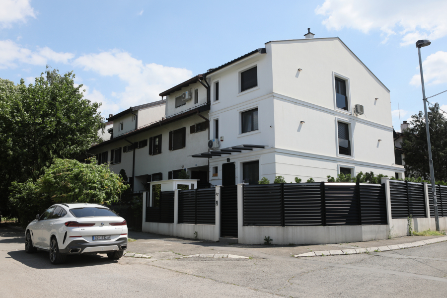 ZAVIRITE U LUKSUZNI DOM ALEKSANDRE PRIJOVIĆ! Pevačicina vila od pola miliona oduzima dah, pazila je na svaki detalj