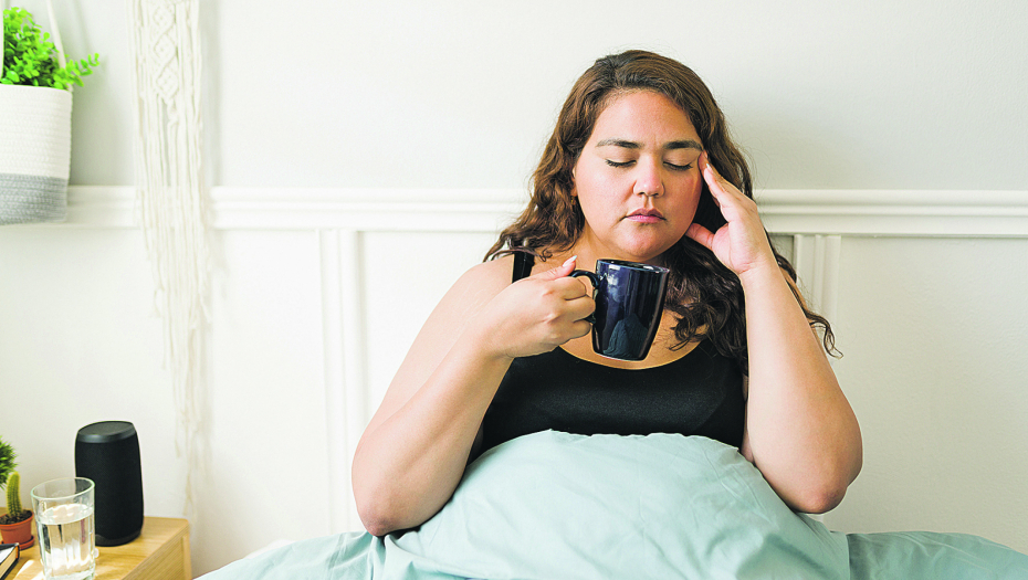 GRČE SE OD BOLOVA, ALI PIJU ROZE PENU! Potpuna pomama kod žena za čajem za mršavljenje koji može da izaove i smrt