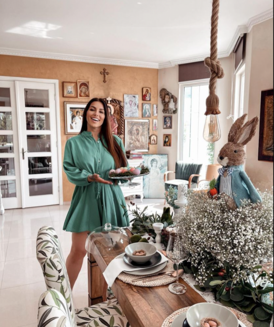 PEVAČICA GANULA SVE SVOJIM HUMANIM POTEZOM  Seka Aleksić u poseti našoj svetoj zemlji, kadrovi puni emocija koje nikoga nisu ostavili radovnušnim (FOTO+VIDEO)