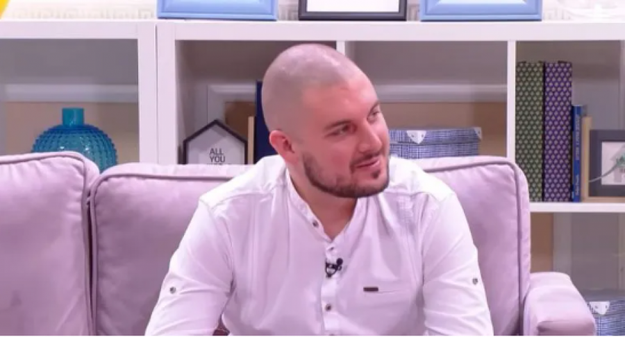 OGLASIO SE BIVŠI ZADRUGAR PA OPLEO PO NAJMORALNIJOJ DEVOJCI U ZADRUZI Gruja nije štedeo reči kada je Anđela u pitanju, veruje da Zveudan ne voli Đuričićevu