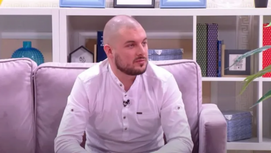 OGLASIO SE BIVŠI ZADRUGAR PA OPLEO PO NAJMORALNIJOJ DEVOJCI U ZADRUZI Gruja nije štedeo reči kada je Anđela u pitanju, veruje da Zveudan ne voli Đuričićevu