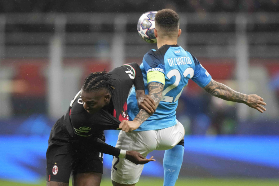 NAPOLI PROPUSTIO ISTORIJSKU ŠANSU Milan prošao posle drame, Čelsi bez čuda u Londonu