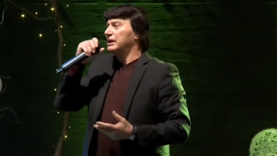 PEVAČ KRIO 5 MESECI DA JE UDOVAC Supruga mu se zarazila na kruzeru, sahranu organizovao u tajnosti, a sada otkriva razlog ćutanja