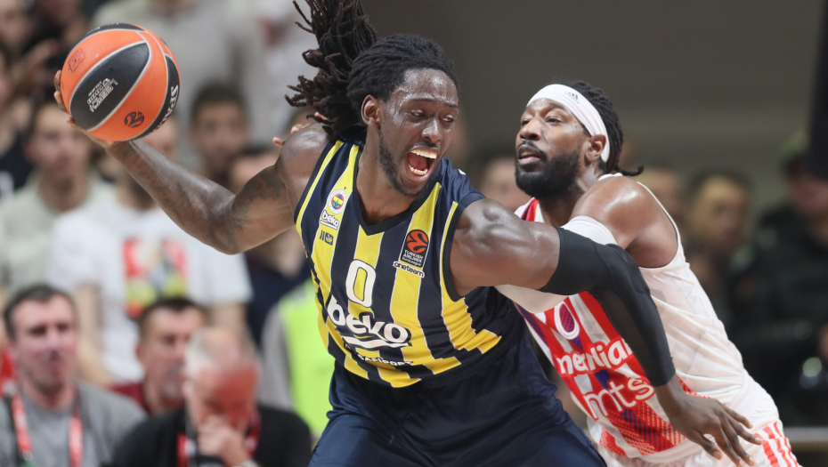 NESTVARNI KAMPACO SRUŠIO FENER Zvezda se posle neviđene drame pobedom oprostila od Evrolige i učinila veliku uslugu Partizanu