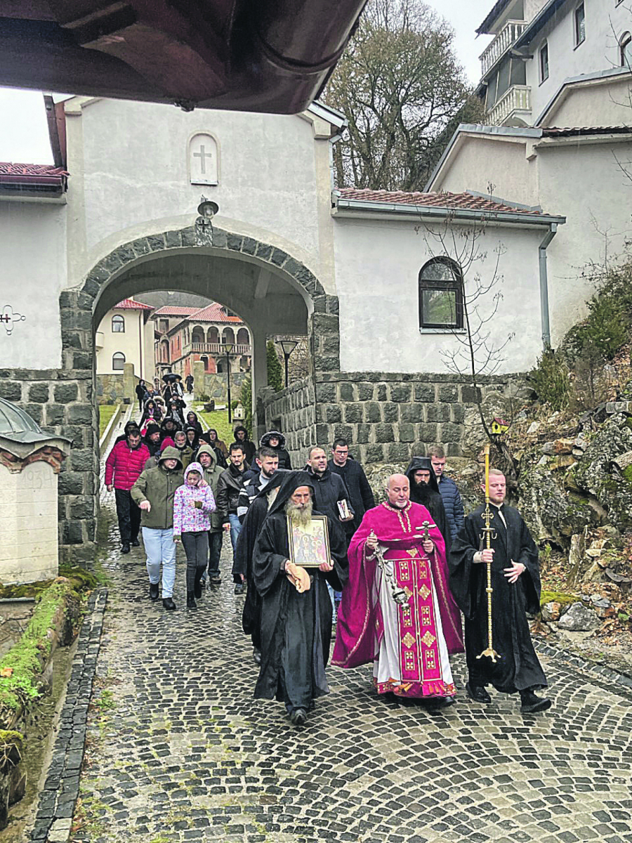 EKSKLUZIVNO Alo! u svetinji Draganac, jedinom živom manastiru na istočnom Kosovu u kojem se okupljaju pravoslavni vernici, ali i Albanci željni duhovnosti