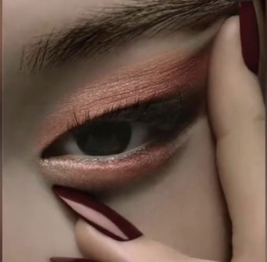 DIOR OPET IZAZVAO RASNI SKANDAL Navrzli se na Kineze, pod pritiskom javnost fotografija „kosooke“ žene izbrisana