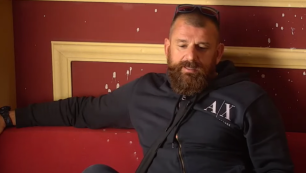 POSLE NJEGOVIH REČI NIKO NIJE OSTAO RAVNODUŠAN Miljan Vračević nikad emotivniji, progovorio o svojoj porodici, veri i prazniku